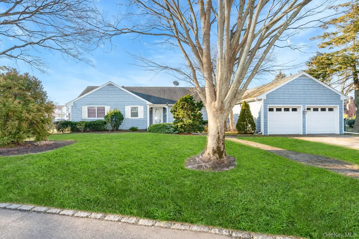 281 Richmond Avenue, Amityville, NY 11701 - #1