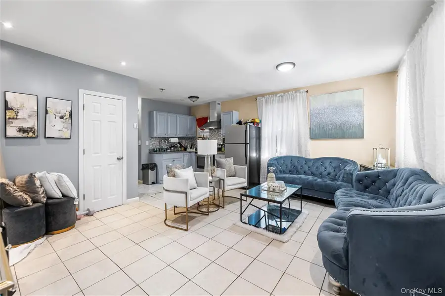 1031 E 216th Street, Bronx, NY 10469 - Image #3