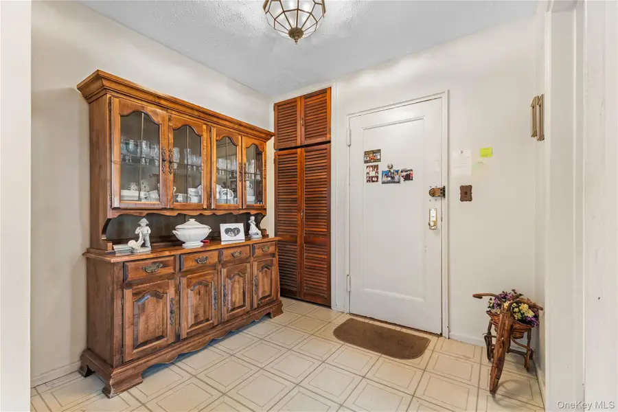 58 Lawrence Court #A, White Plains, NY 10603 - Image #3