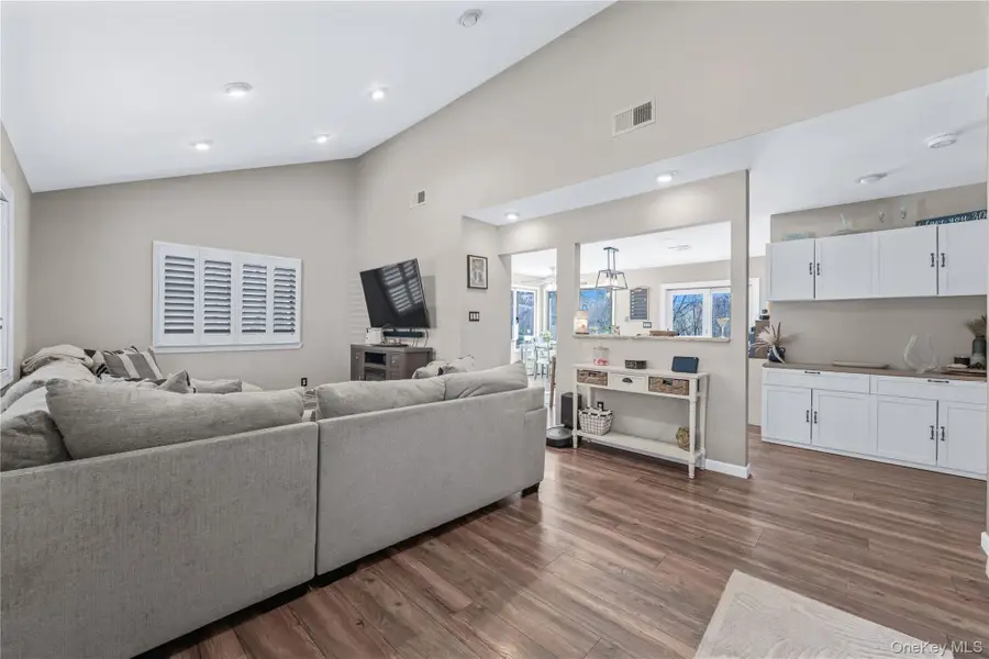 136 Patchogue Avenue, Patchogue, NY 11772 - Image #3