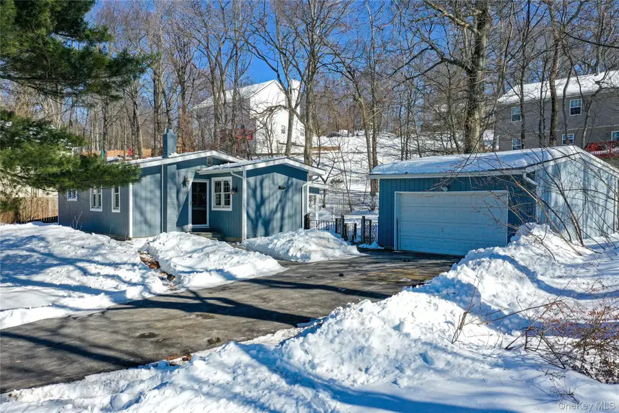 320 Walnut Avenue, New Windsor, NY 12553 - Image #2