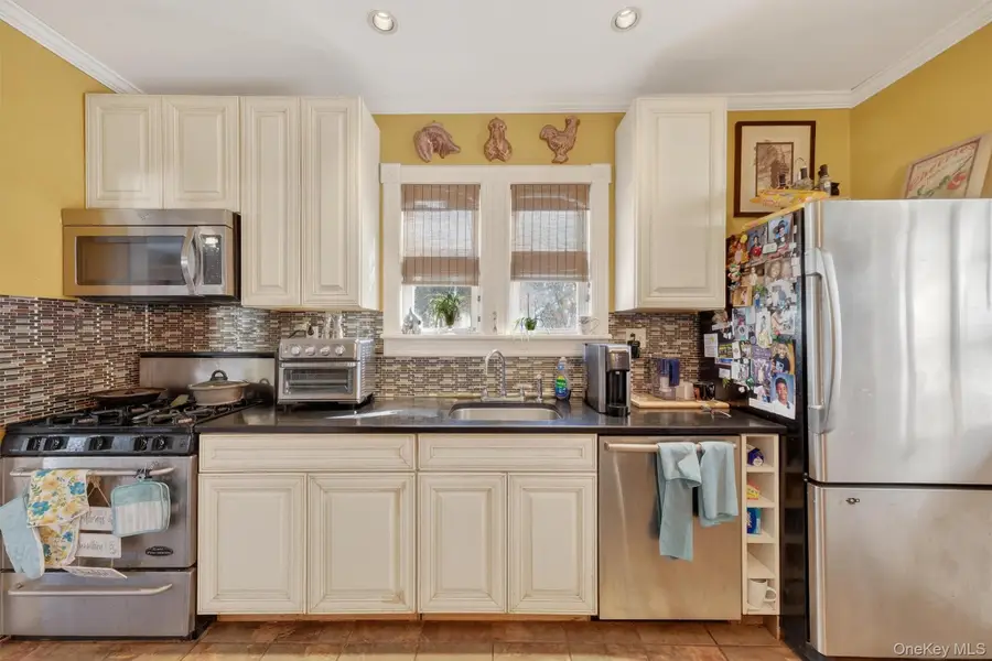 8 Bartlett Street, Ellenville, NY 12428 - #2