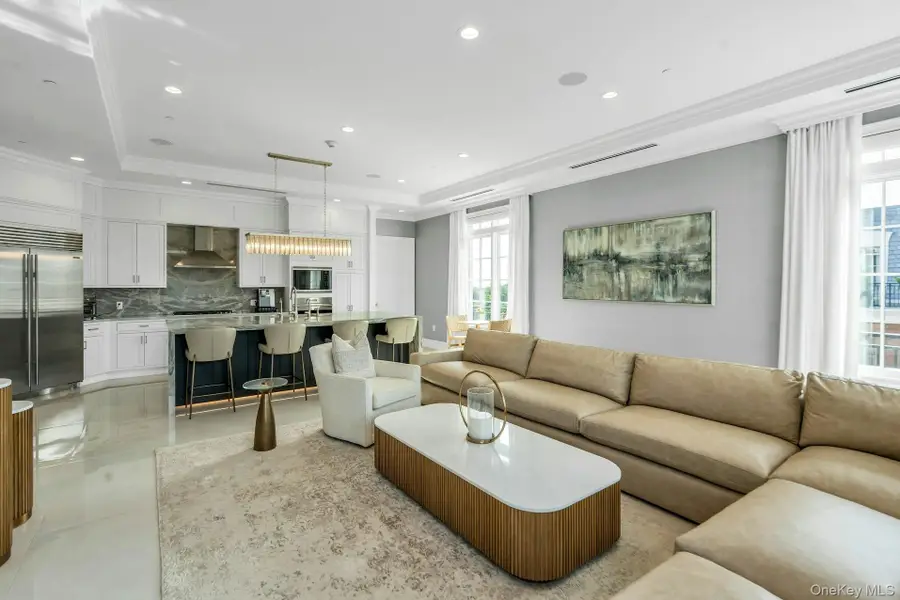 3000 Royal Court #3306 PH, North Hills, NY 11040 - #3