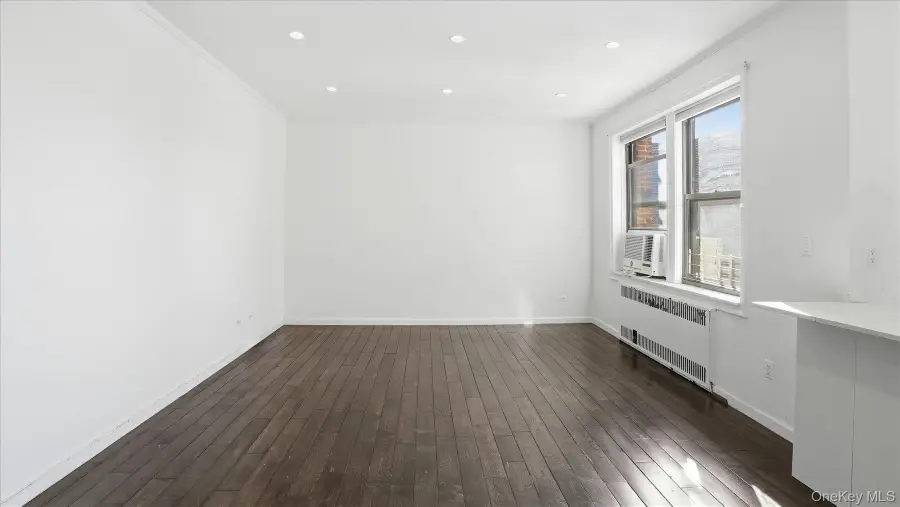 21 Barstow Road #6C, Great Neck, NY 11021 - Image #2