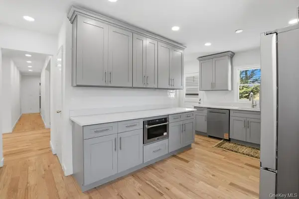 32 Rockland Drive, Jericho, NY 11753