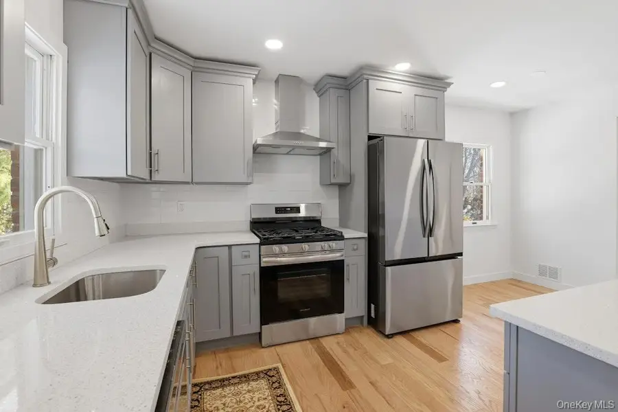 32 Rockland Drive, Jericho, NY 11753 - Image #2