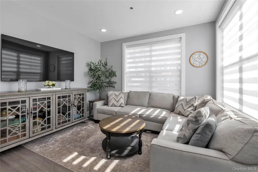 137 Emanuel Way, East Meadow, NY 11554 - #3