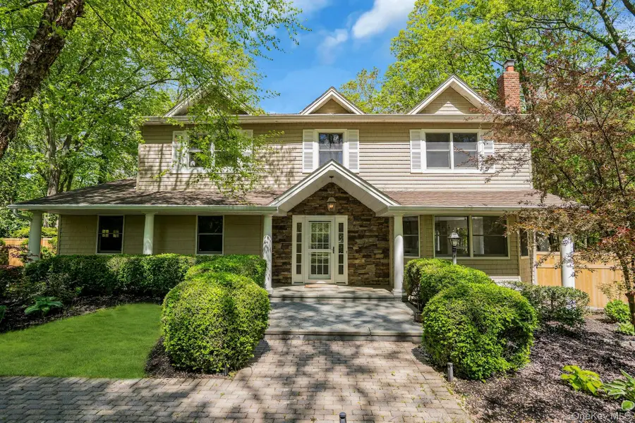 7 Mcculloch Drive, Dix Hills, NY 11746 - Image #3