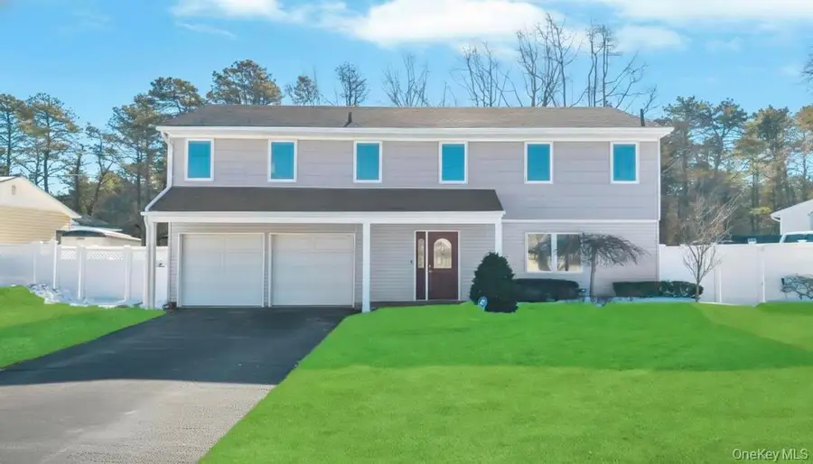 436 8th Street, Bohemia, NY 11716 - #2