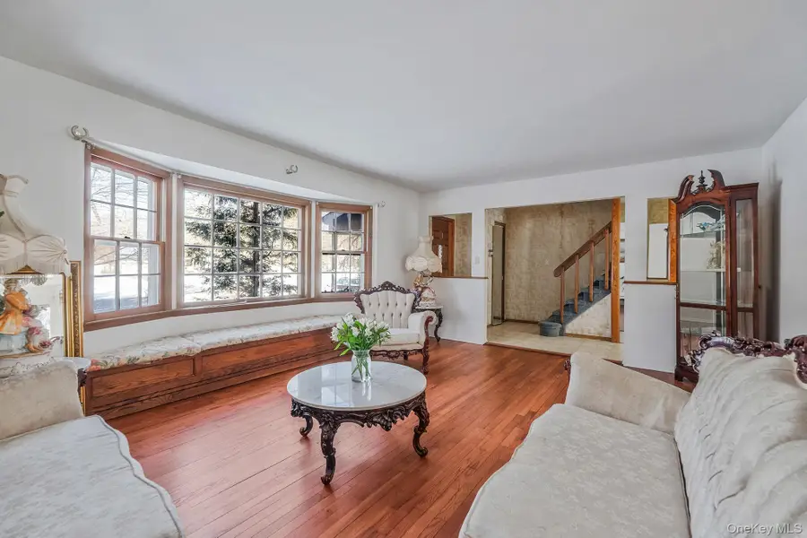 140 Seaman Neck Road, Dix Hills, NY 11746 - #3