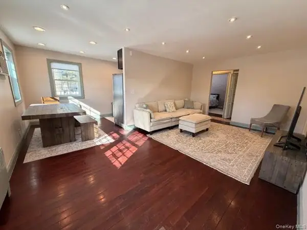 224-39 Kingsbury ave Kingsbury Ave #A, Bayside, NY 11364