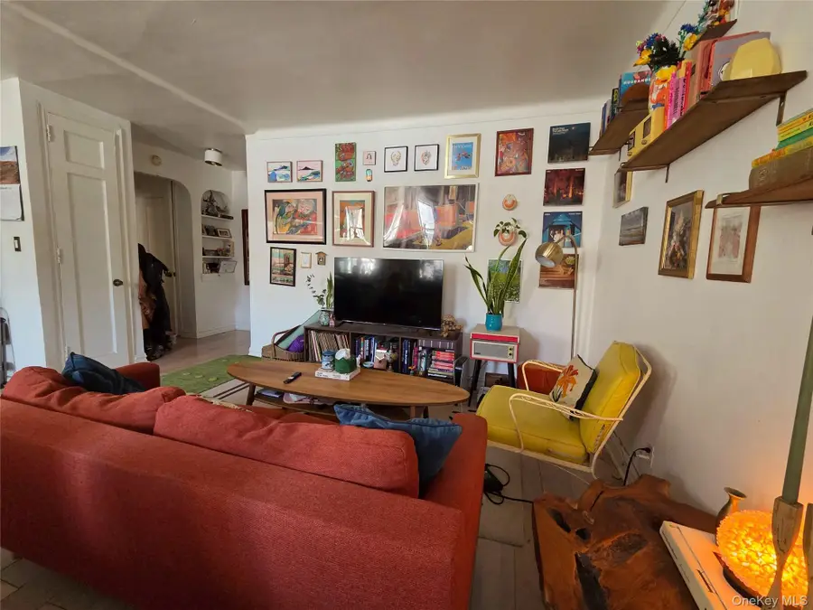192 E 8th Street #1B, Brooklyn, NY 11218 - Image #2