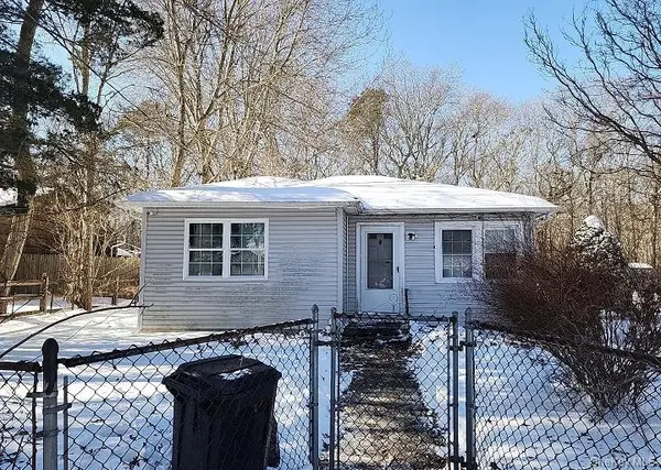 7 Candido Avenue S, Shirley, NY 11967