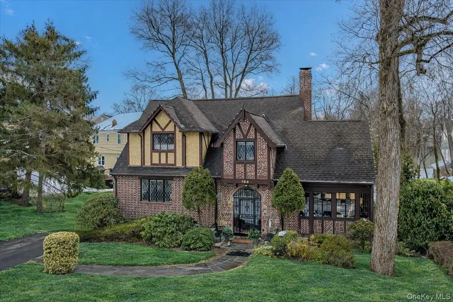 194 Hickory Grove Drive E, Larchmont, NY 10538 - #2