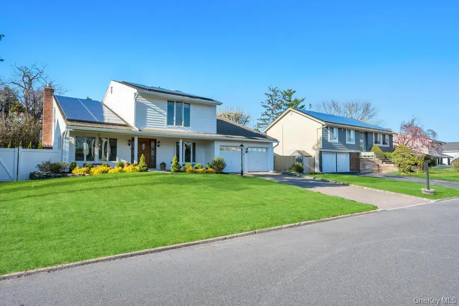 40 Hitching Post Lane, Glen Cove, NY 11542 - #3