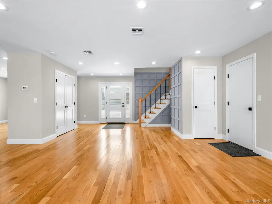 25 Furrow Lane, Levittown, NY 11756 - #3