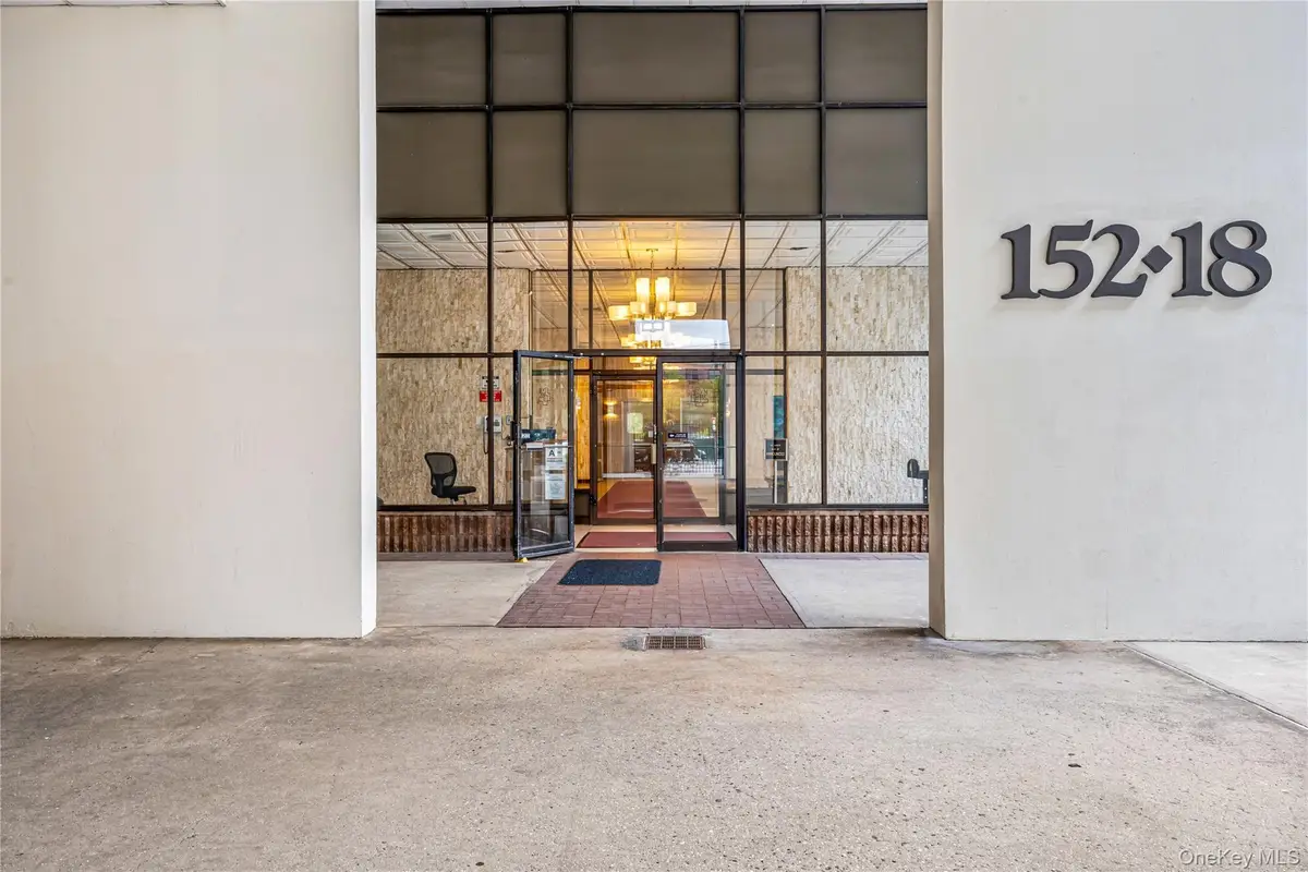 152-18 Union Turnpike #8S, Flushing, NY 11367 - Image #1