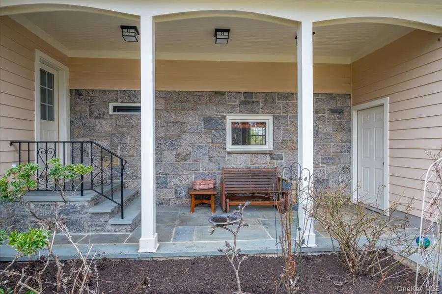 981 Green Meadow Lane, Mamaroneck, NY 10543 - #3