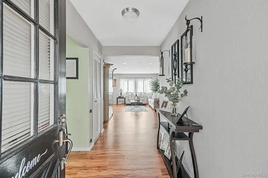 16 Magic Mountain Drive, Coram, NY 11727 - #3