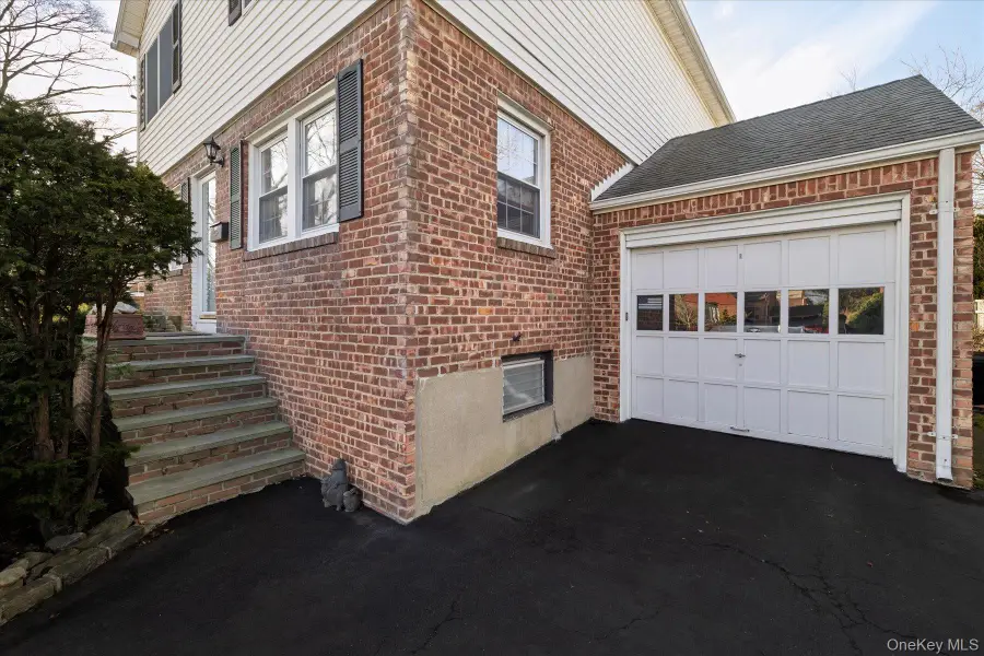 148 Amherst Road, Valley Stream, NY 11581 - Image #2