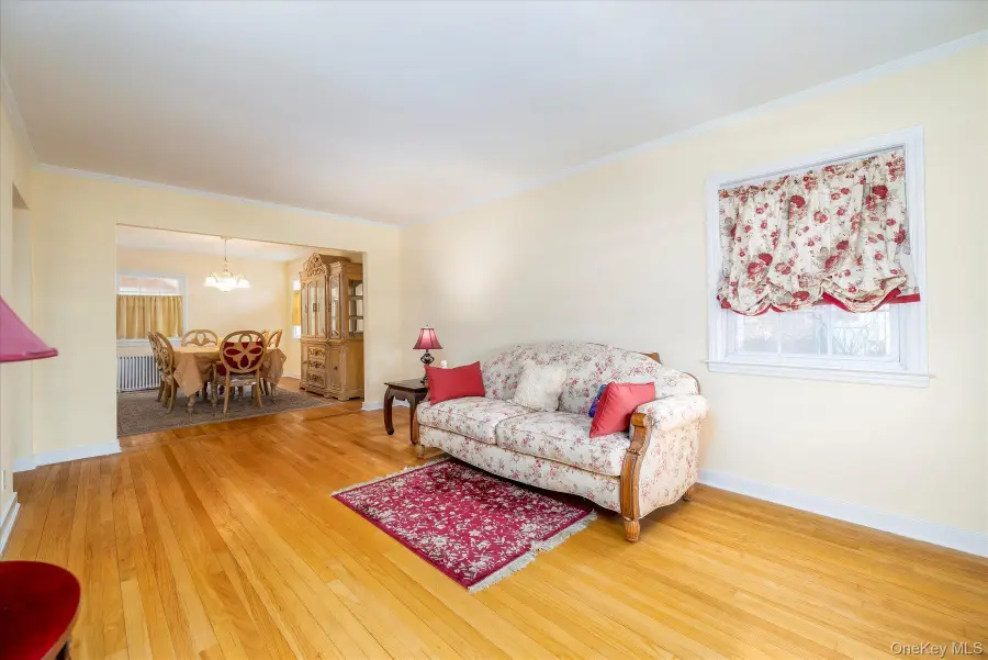 148 Amherst Road, Valley Stream, NY 11581 - Image #3