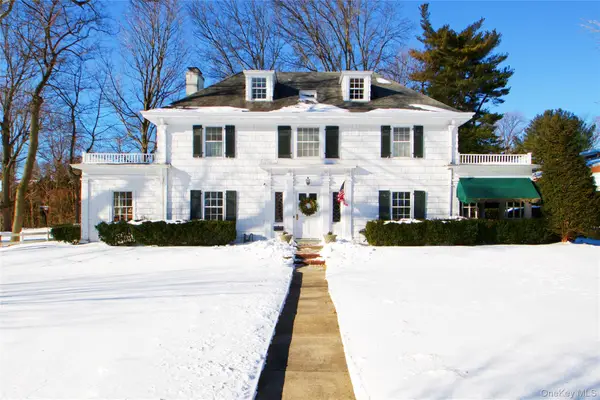 6 Emmet Place, Garden City, NY 11530