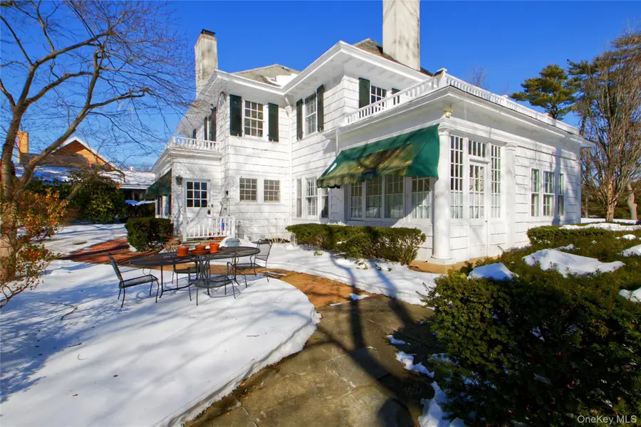 6 Emmet Place, Garden City, NY 11530 - #2