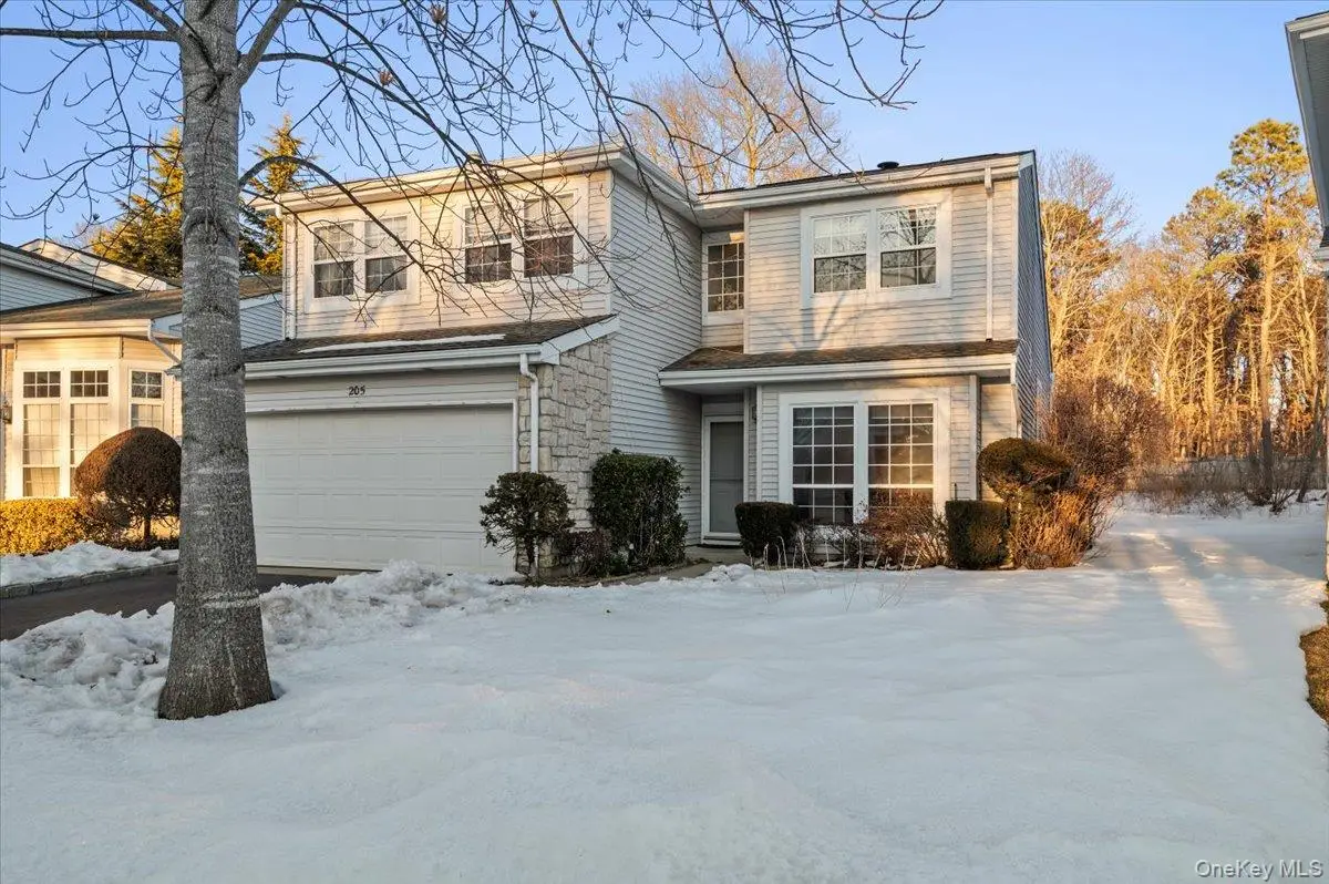 205 Fairfield Drive E, Holbrook, NY 11741 - #1