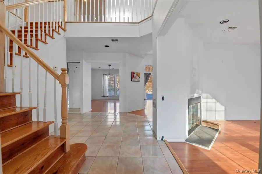 205 Fairfield Drive E, Holbrook, NY 11741 - #2