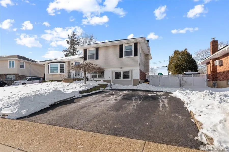 46 Lincoln Street, Farmingdale, NY 11735 - Image #2