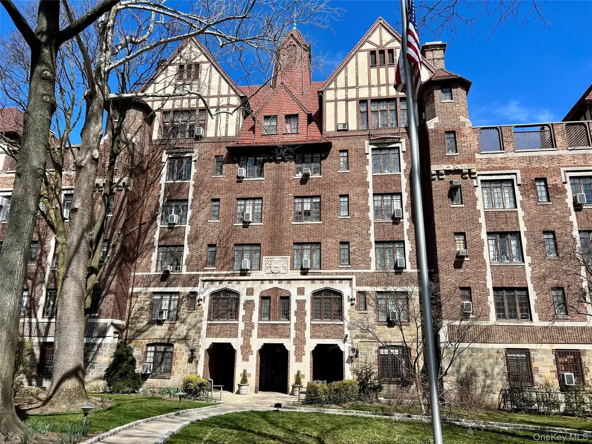 10 Holder Place #2A, Forest Hills, NY 11375 - Image #1