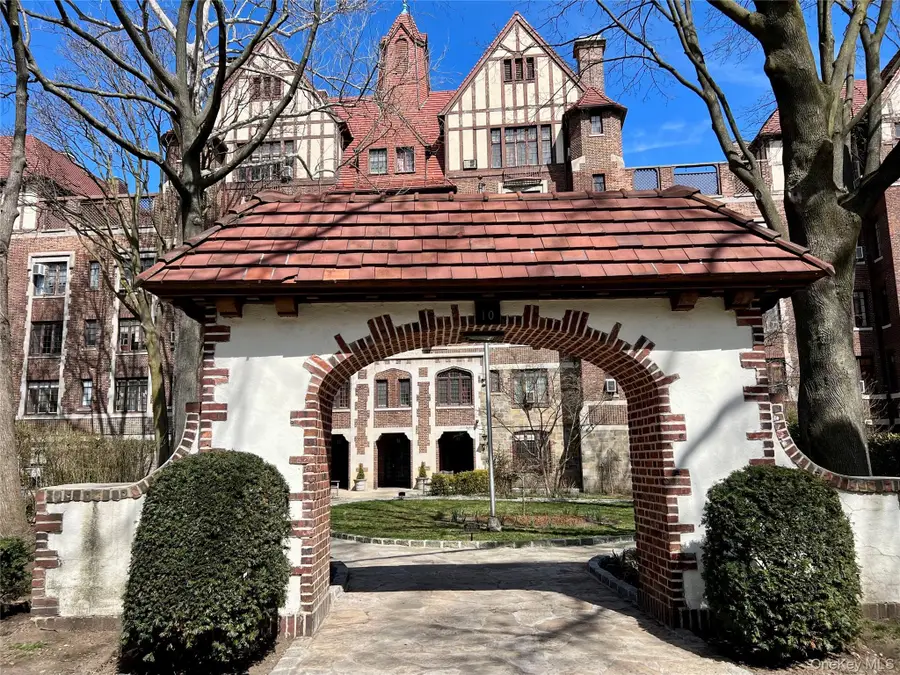 10 Holder Place #2A, Forest Hills, NY 11375 - Image #2