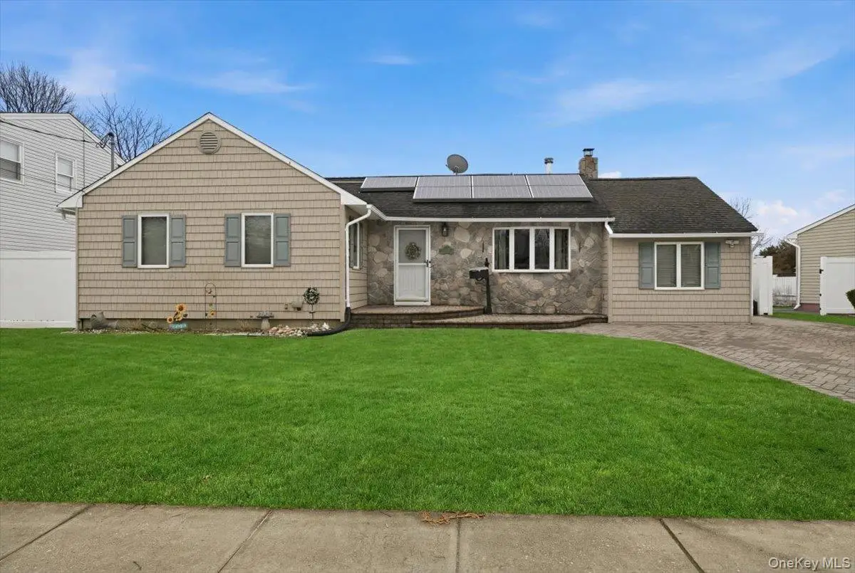 38 Bacon Lane, Babylon, NY 11702 - #1