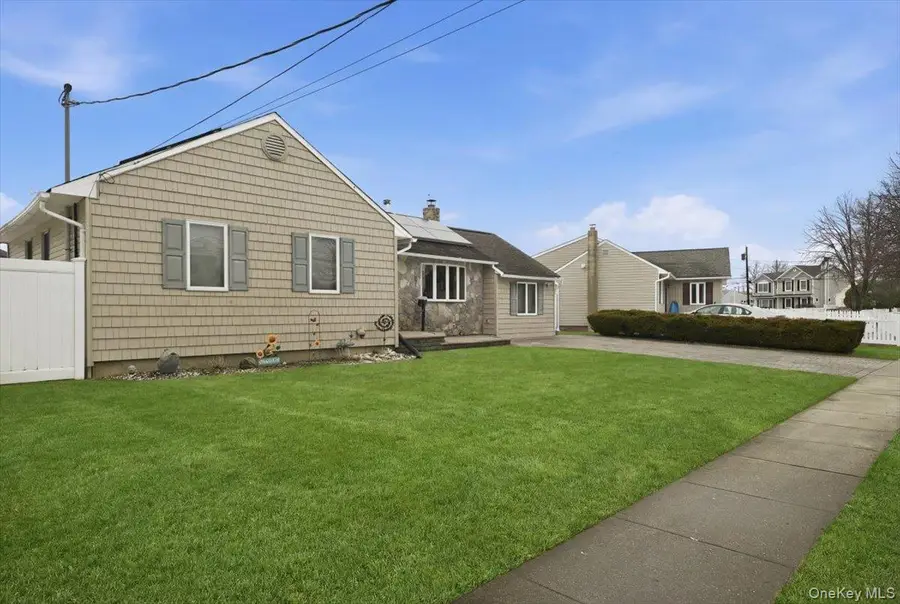 38 Bacon Lane, Babylon, NY 11702 - #3