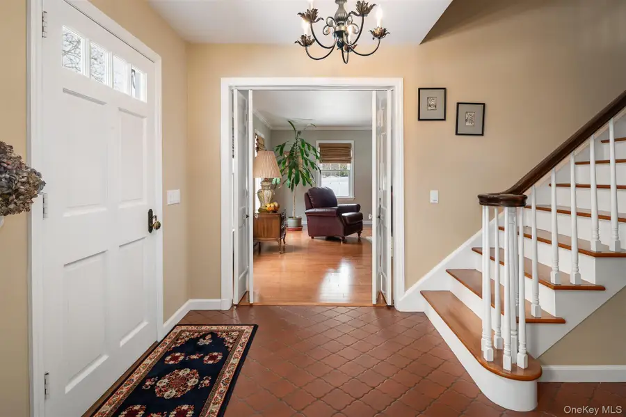 4 Raemont Road, Granite Springs, NY 10527 - #2