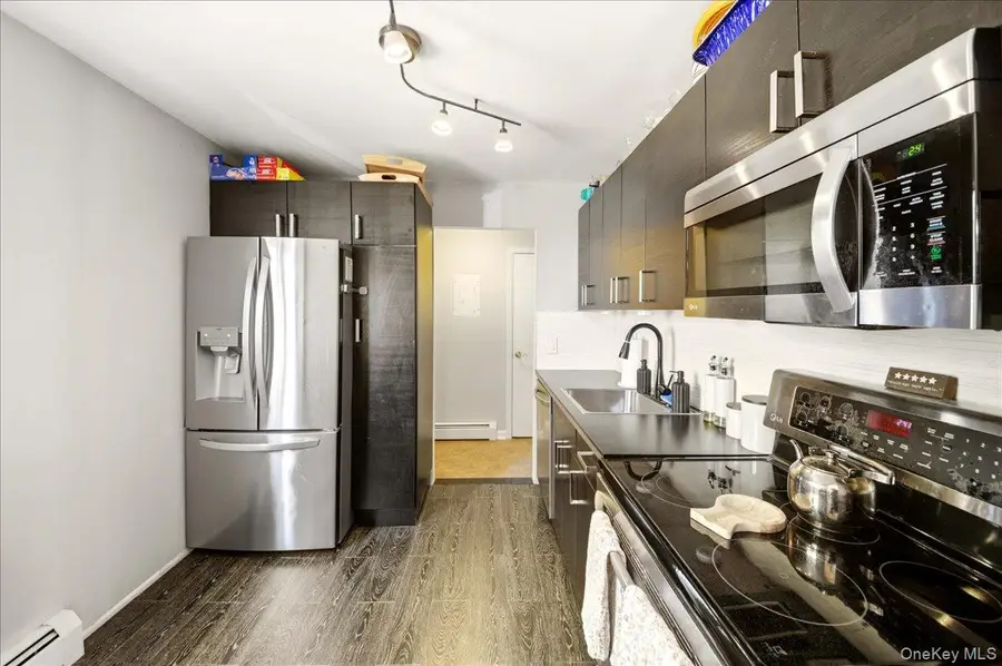 14 Granada Crescent #18, White Plains, NY 10603 - #3