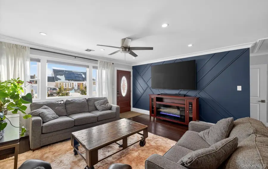 85 Pengon Circle, East Meadow, NY 11554 - #3