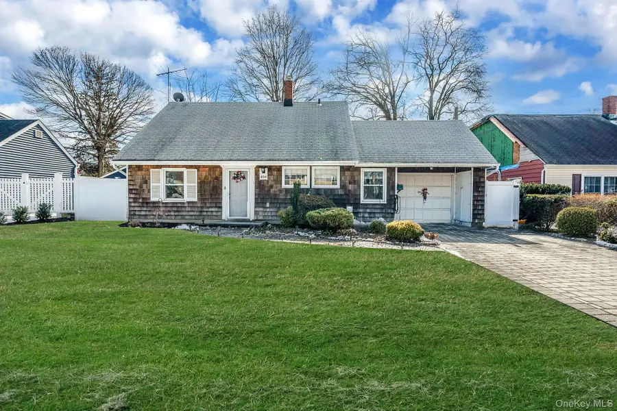 694 Whittier Street, Westbury, NY 11590 - #2