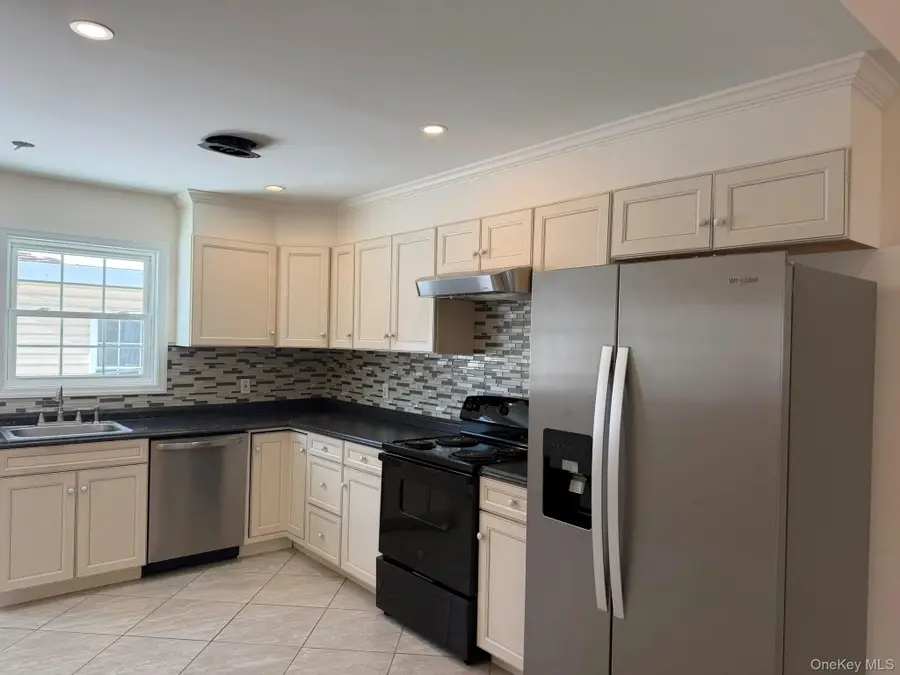 168 Woodycrest Drive, Farmingville, NY 11738 - #3