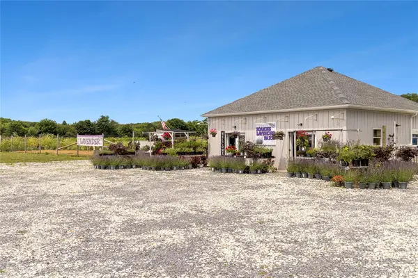 3360 Sound Avenue, Riverhead, NY 11901