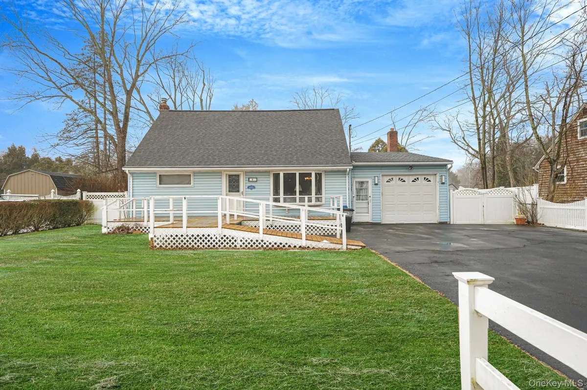 6 Noahs Path, Rocky Point, NY 11778 - #1