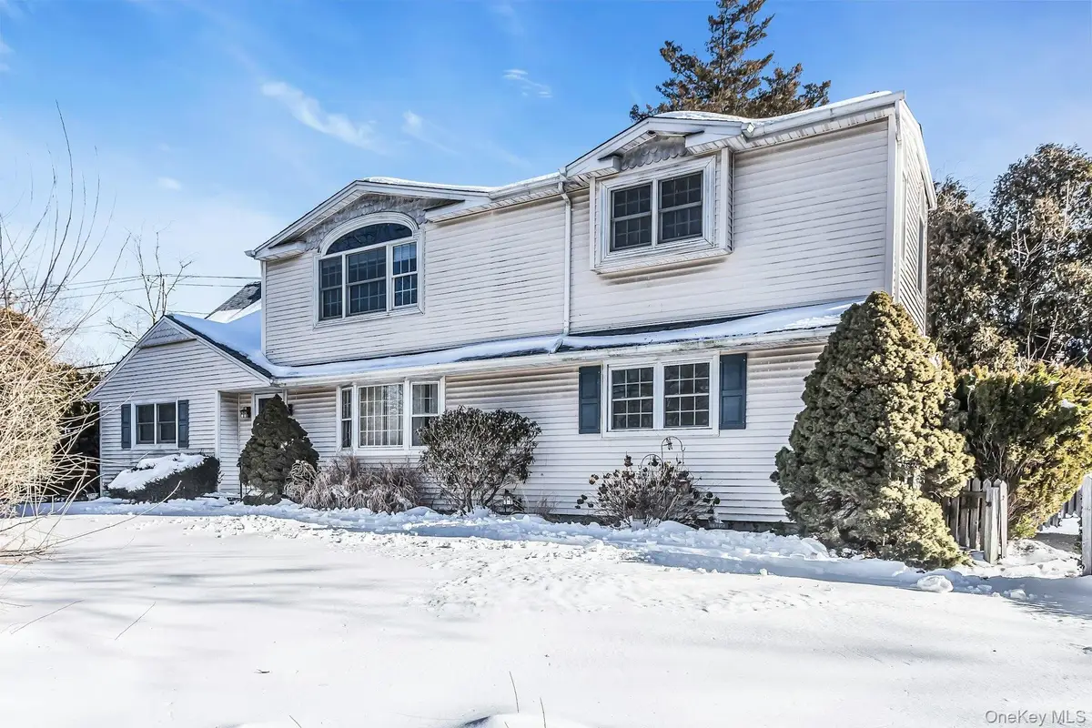 1 Towne Court, Melville, NY 11747 - #1