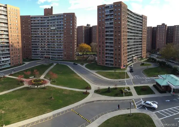 61-45 98th Street #2C, Rego Park, NY 11374 - Image #2