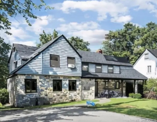 11 Brook Lane, Great Neck, NY 11023