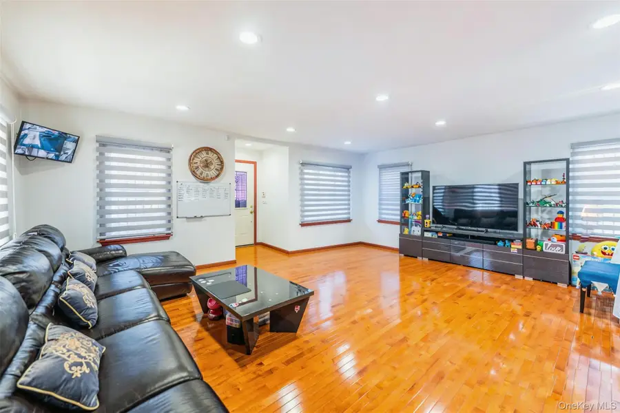 17528 Underhill Avenue, Fresh Meadows, NY 11365 - #3