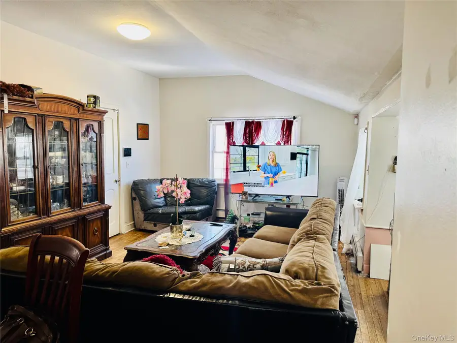 138 W Kingsbridge Road, Mount Vernon, NY 10550 - #3