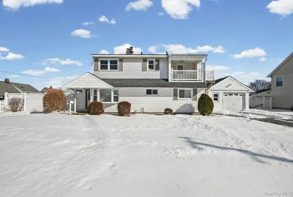 190 Meridian Road, Levittown, NY 11756