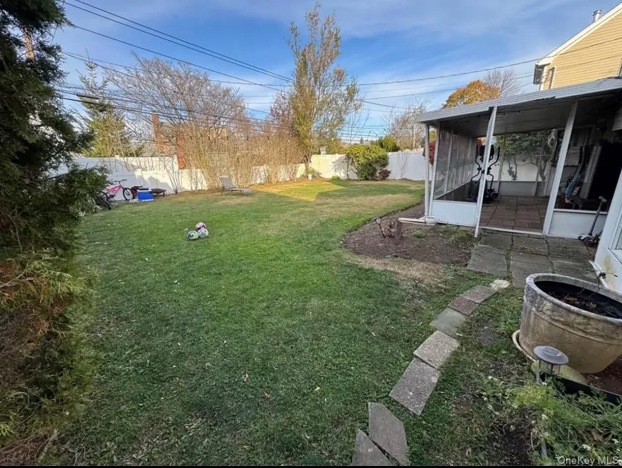 23 Tiptop Lane #N Broadway, Hicksville, NY 11801 - Image #3