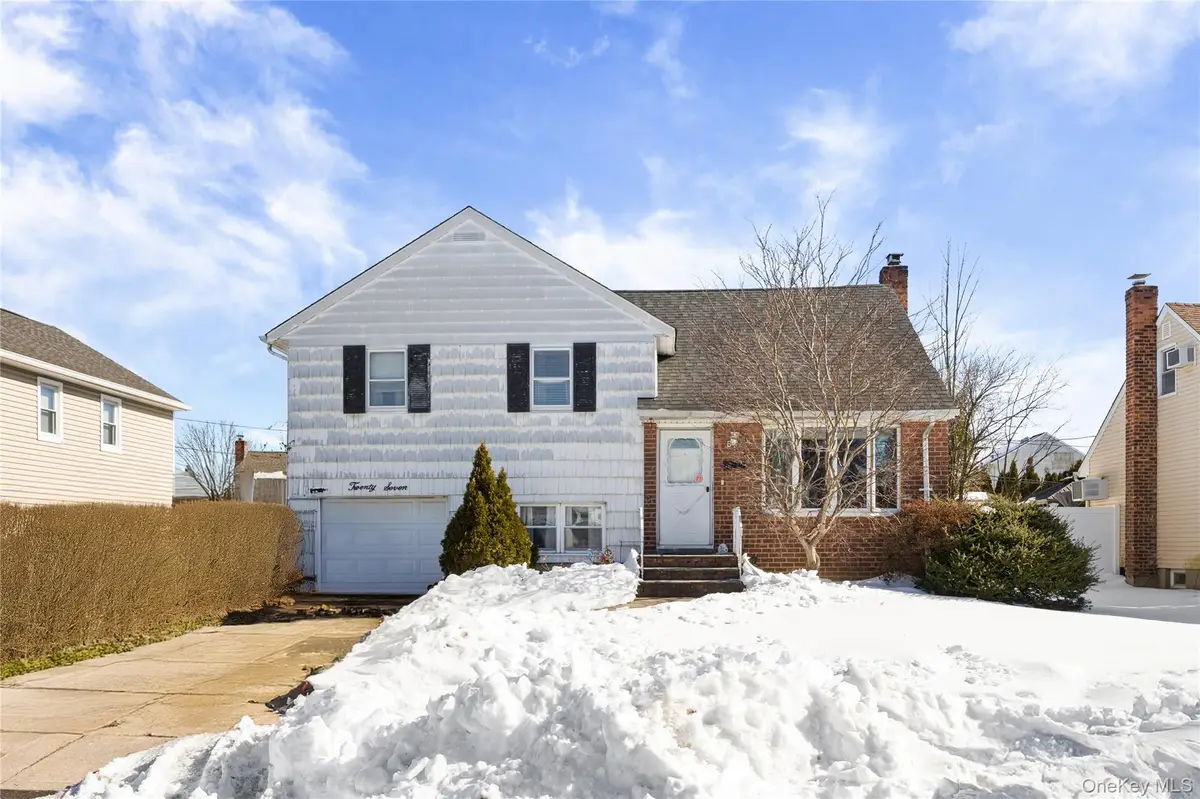 27 Elizabeth Drive, Bethpage, NY 11714 - #1