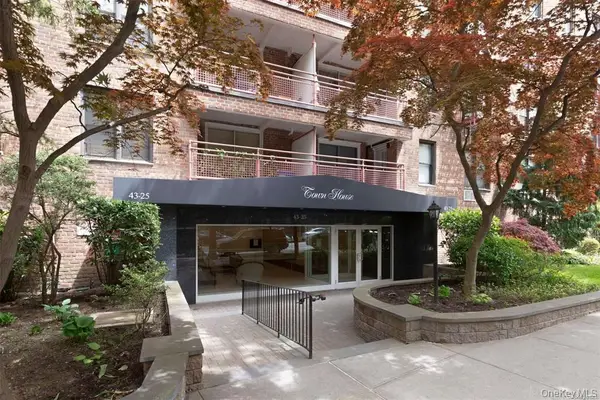 43-25 Douglaston Parkway #1LB, Douglaston, NY 11363